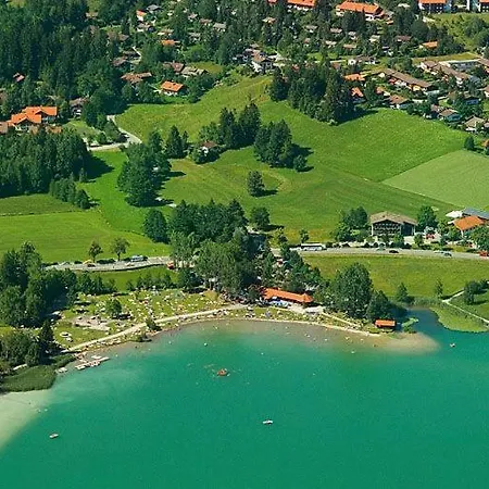 בית נופש Ferienhaeuser Im Weissensee Im Allgaeu F2 *